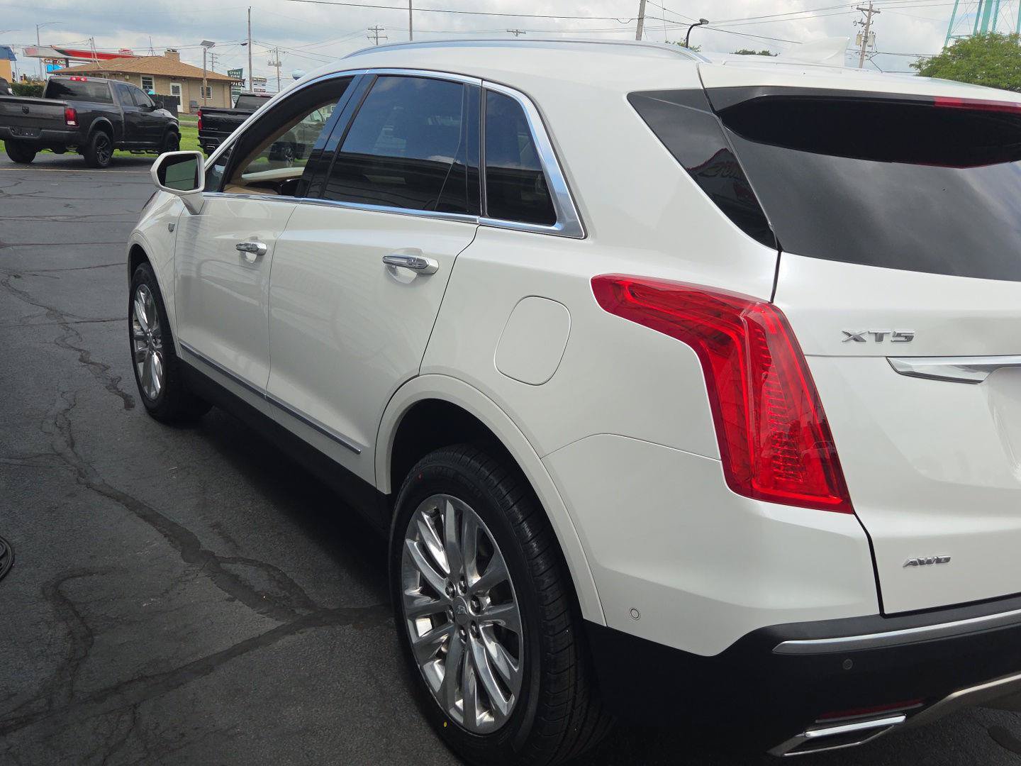 Used 2019 Cadillac XT5 Platinum AWD/4WD image 7