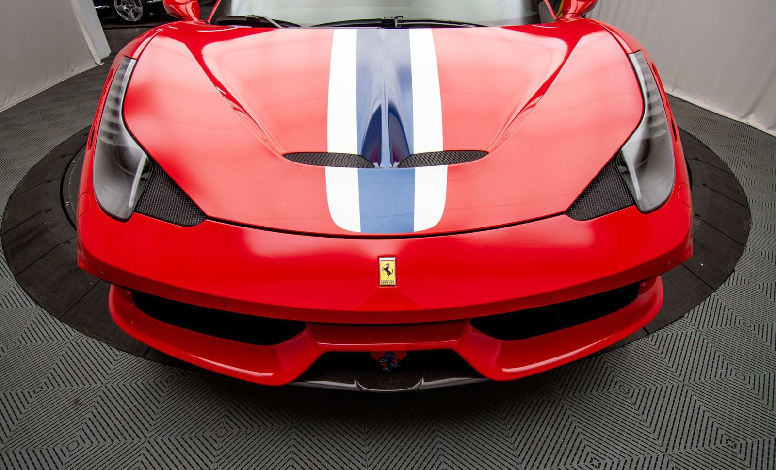 Used 2015 Ferrari 458 Speciale Coupe RWD image 28