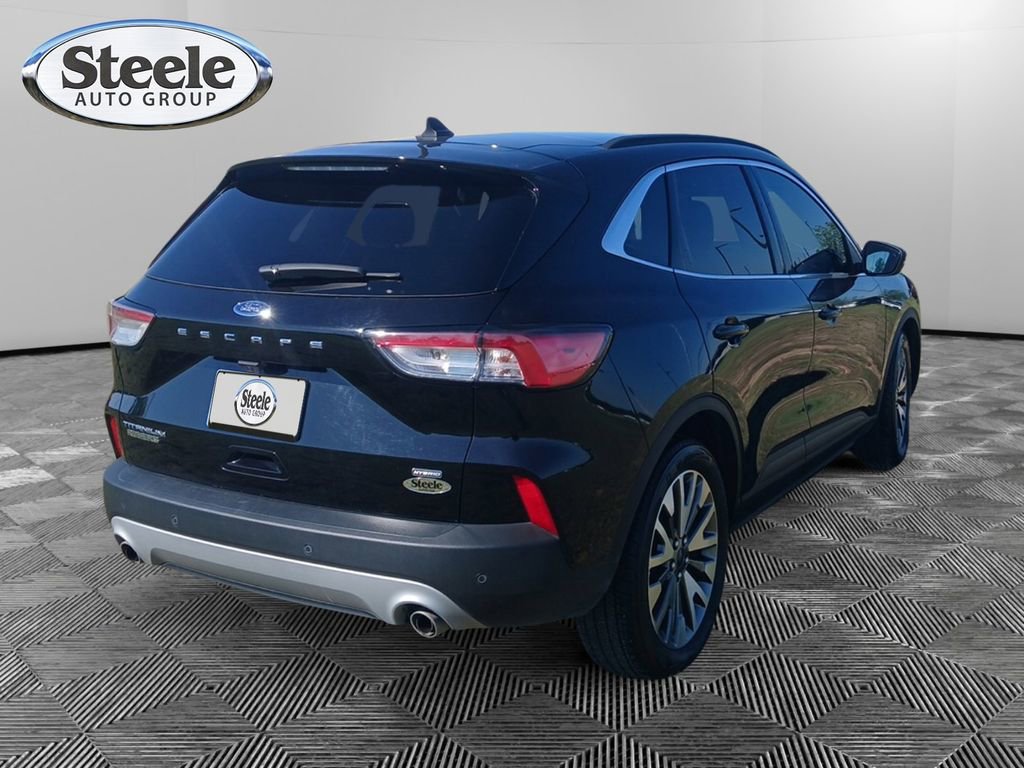 Used 2020 Ford Escape Titanium w/ Titanium Premium Package 2.0 FWD image 4
