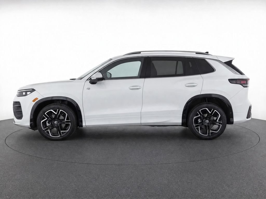 Certified 2025 Volkswagen Tiguan SEL R-Line AWD/4WD image 5