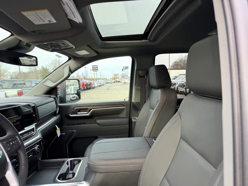 New 2026 GMC Sierra 2500 SLT w/ SLT Premium Package image 11
