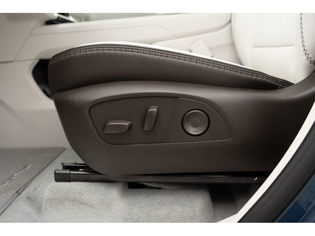 New 2026 GMC Acadia Denali FWD image 15