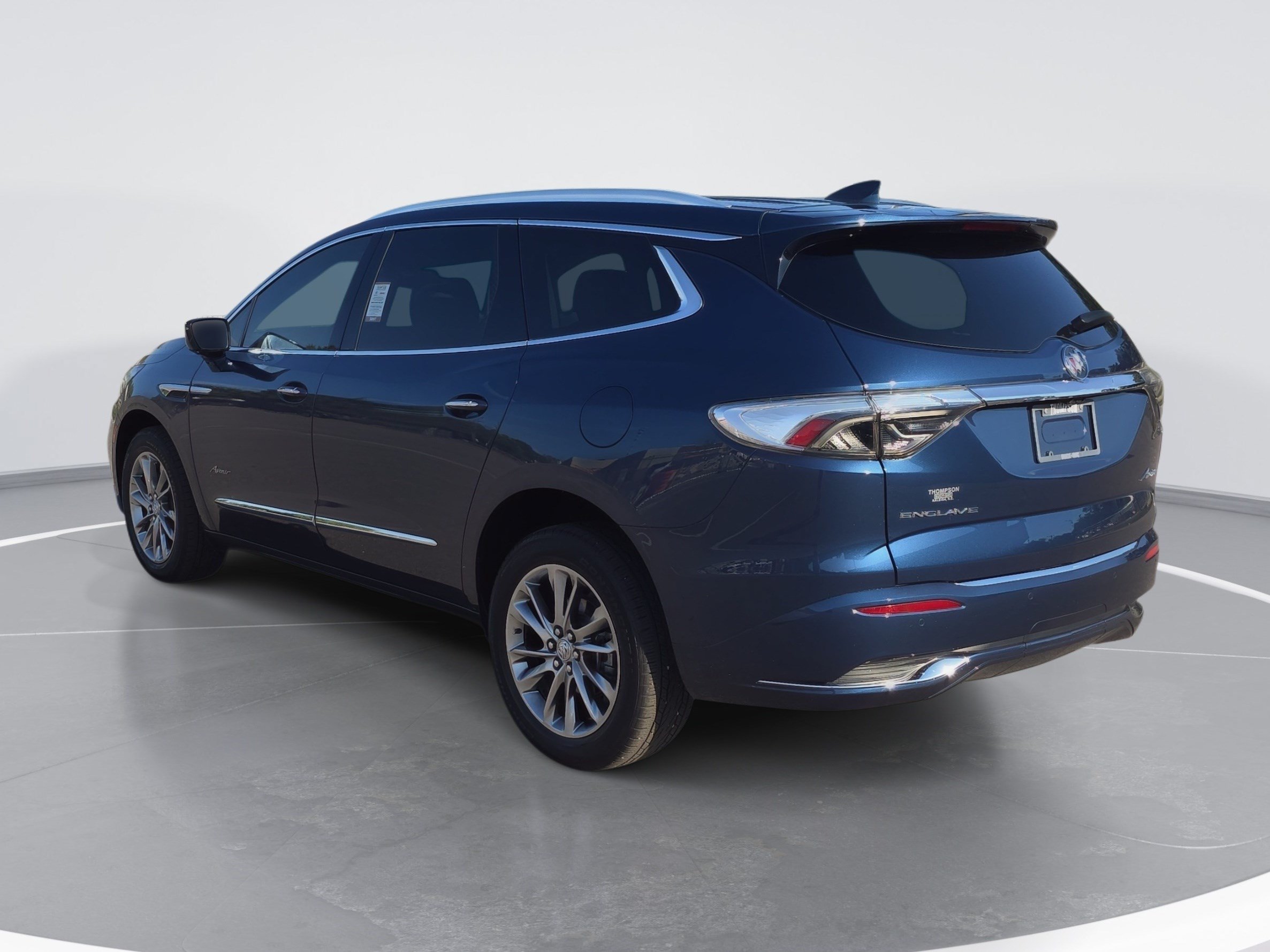 Used 2024 Buick Enclave Avenir w/ Avenir Technology Package FWD image 5