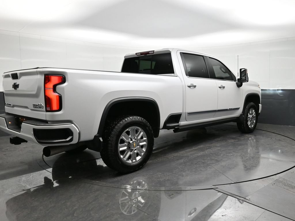 Used 2025 Chevrolet Silverado 2500 High Country w/ High Country Premium Package AWD/4WD image 5