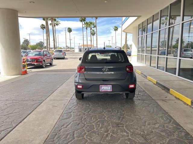 Used 2025 Hyundai Venue SEL image 8