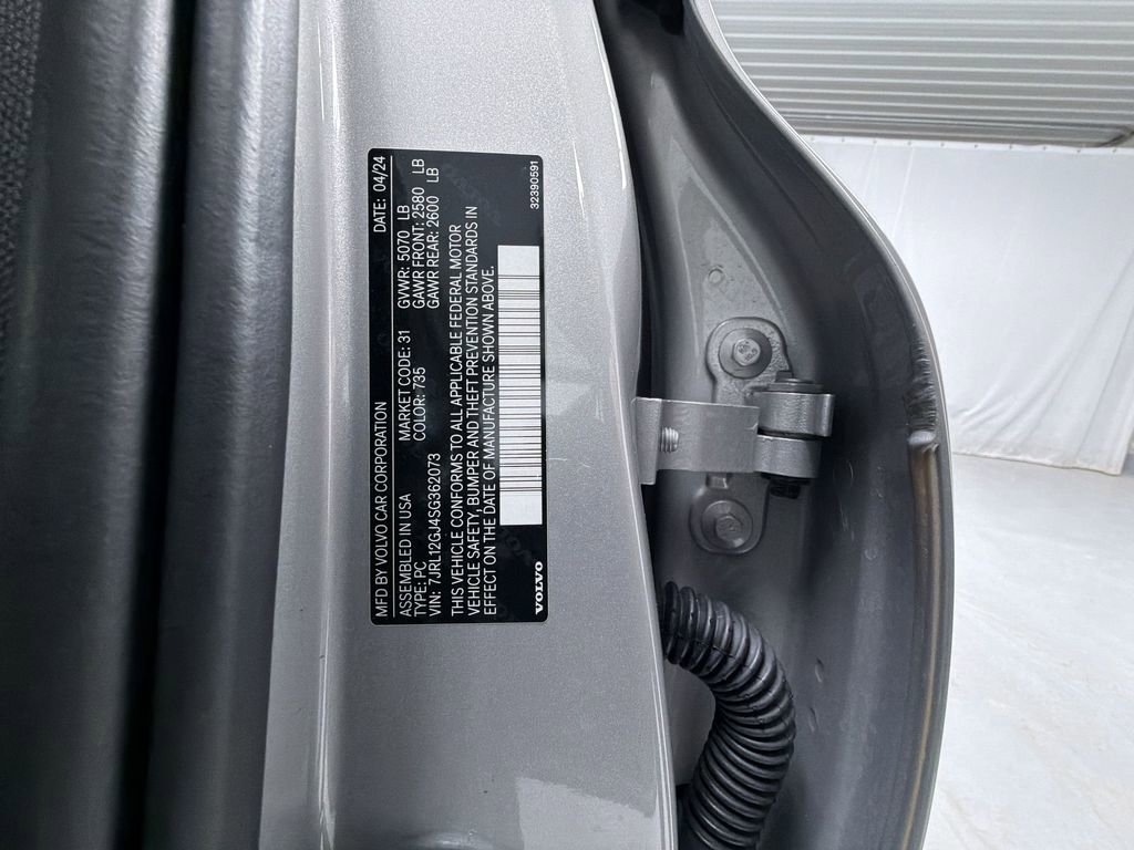 Used 2025 Volvo S60 B5 Core image 26