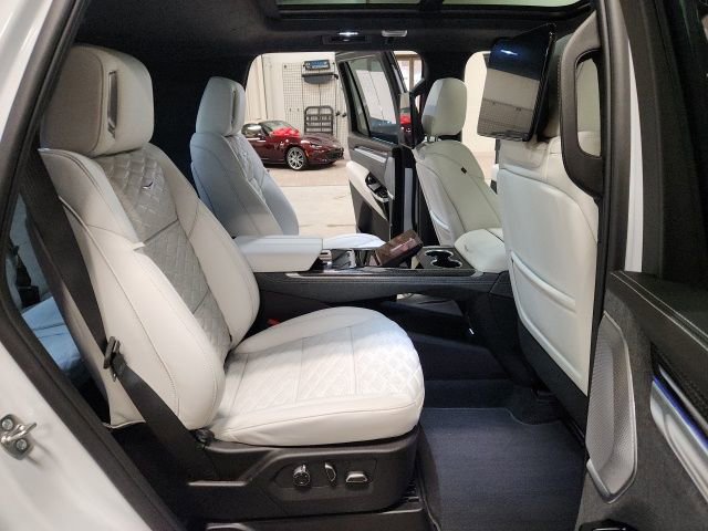 Used 2026 Cadillac Escalade V image 34