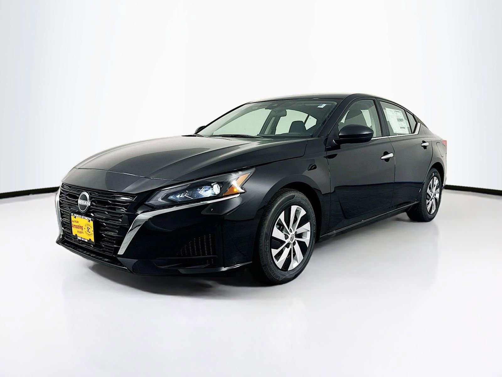 Used 2025 Nissan Altima 2.5 S FWD image 3