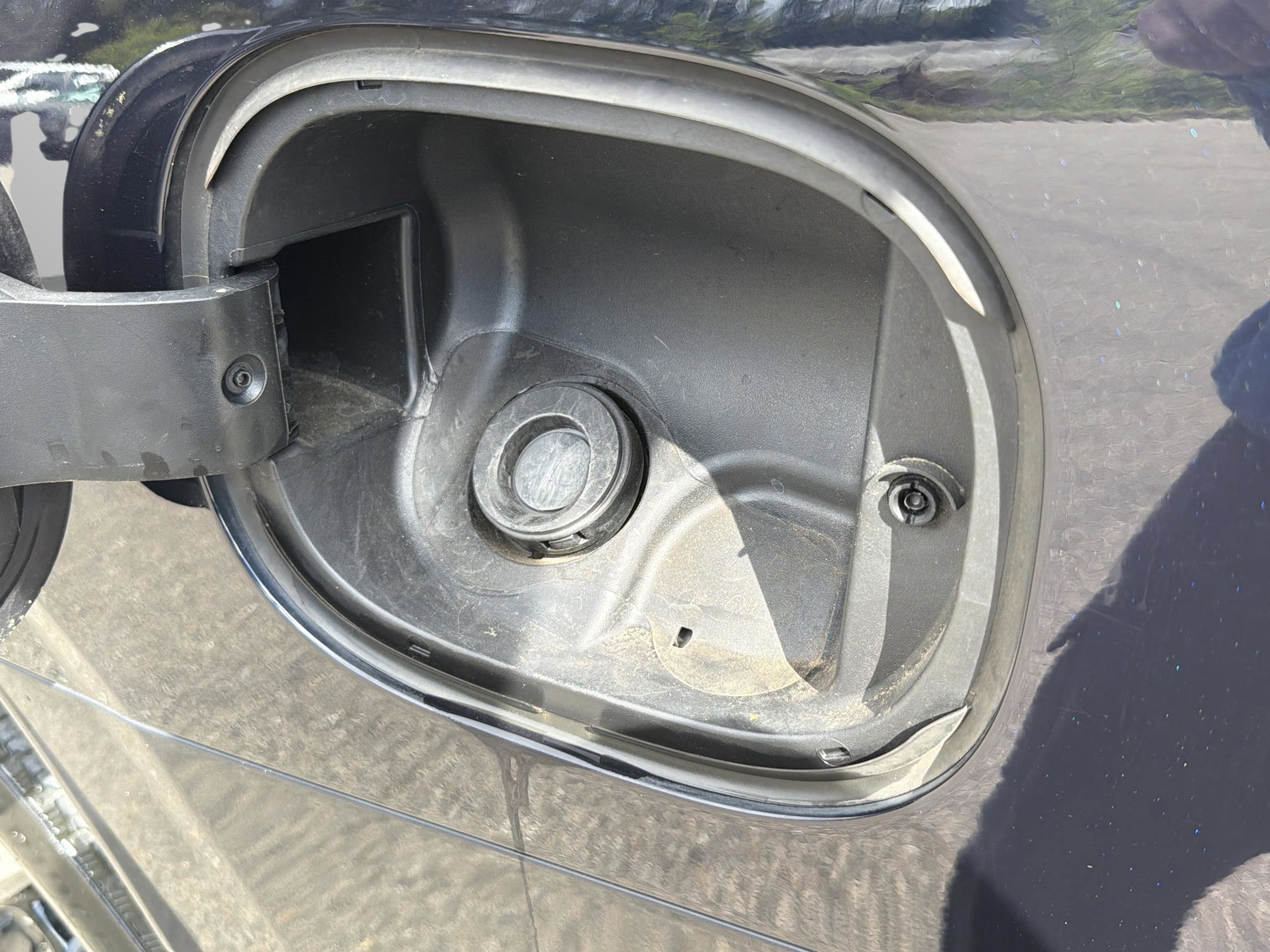 Used 2023 Chevrolet Suburban RST image 23