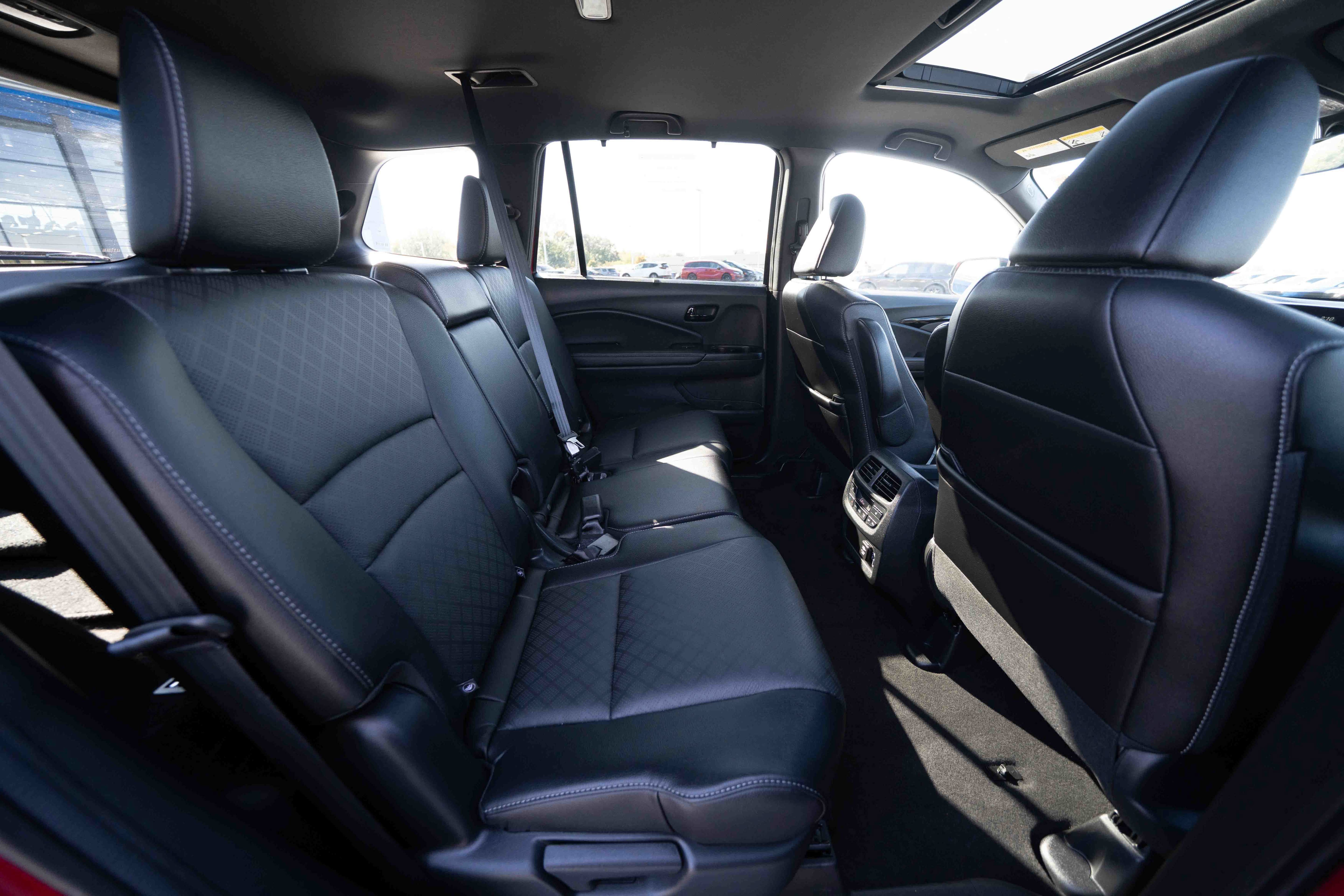 Used 2023 Honda Passport Elite image 25