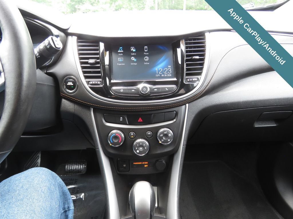 Used 2017 Chevrolet Trax LT w/ LT Convenience Package AWD/4WD image 24