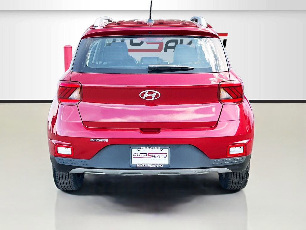 Used 2023 Hyundai Venue Limited w/ Cargo Package image 6