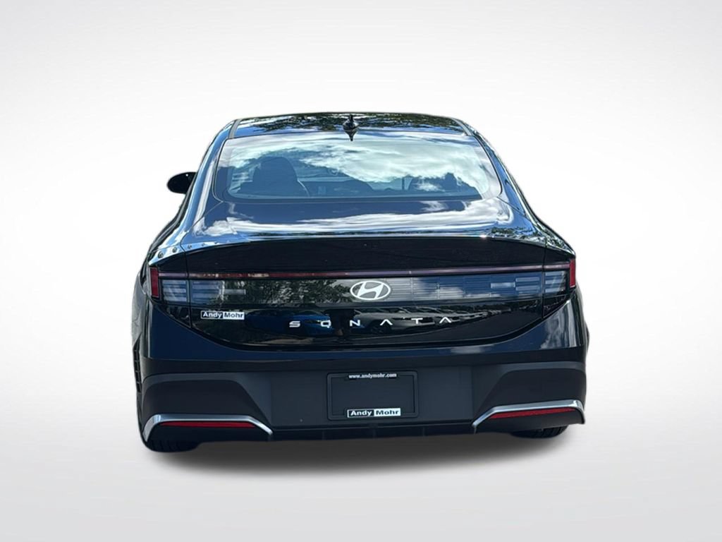 Used 2025 Hyundai Sonata SE FWD image 6