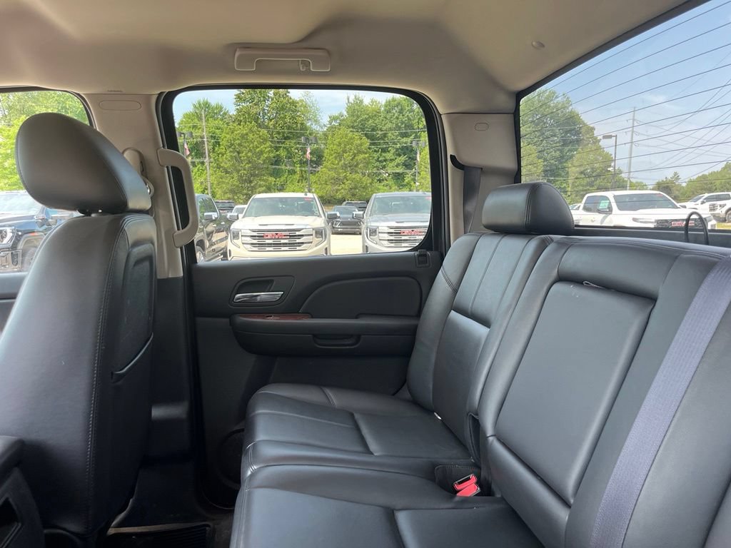 Used 2011 GMC Sierra 1500 SLT w/ SLT Convenience Package AWD/4WD image 16