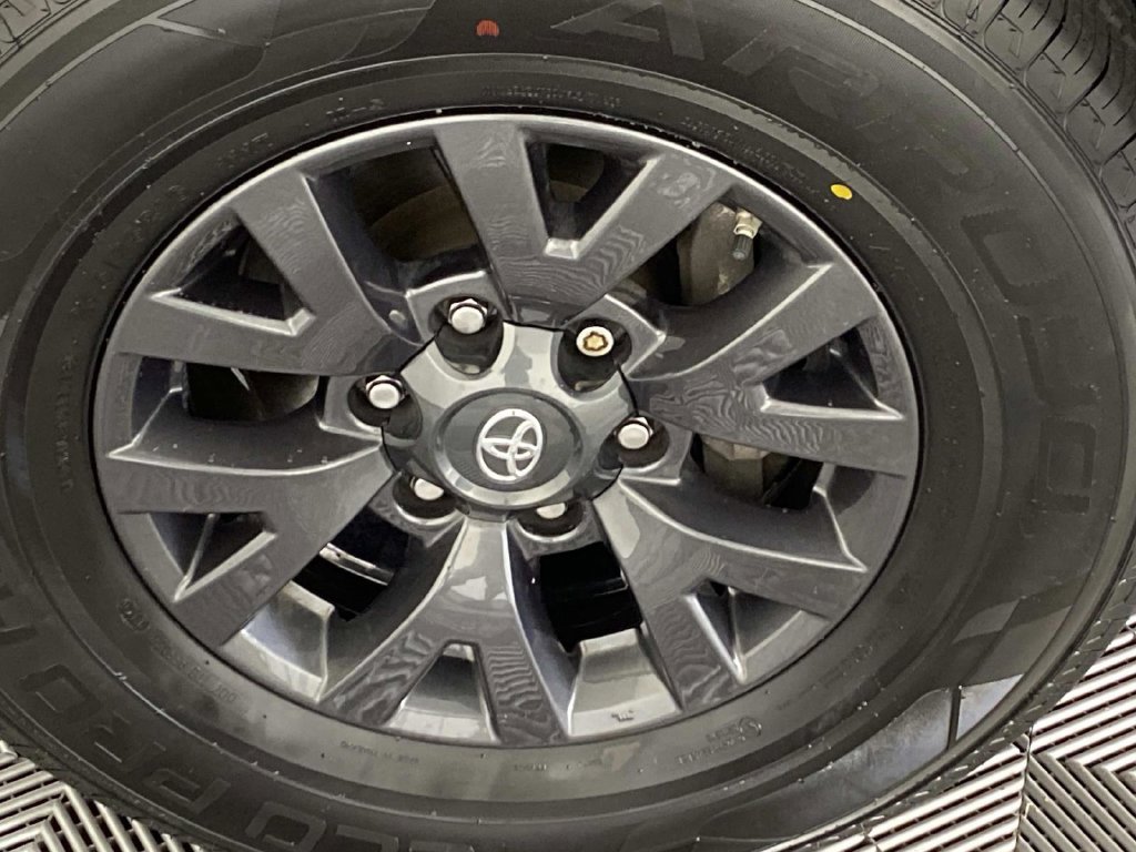 Used 2021 Toyota Tacoma SR5 AWD/4WD image 27