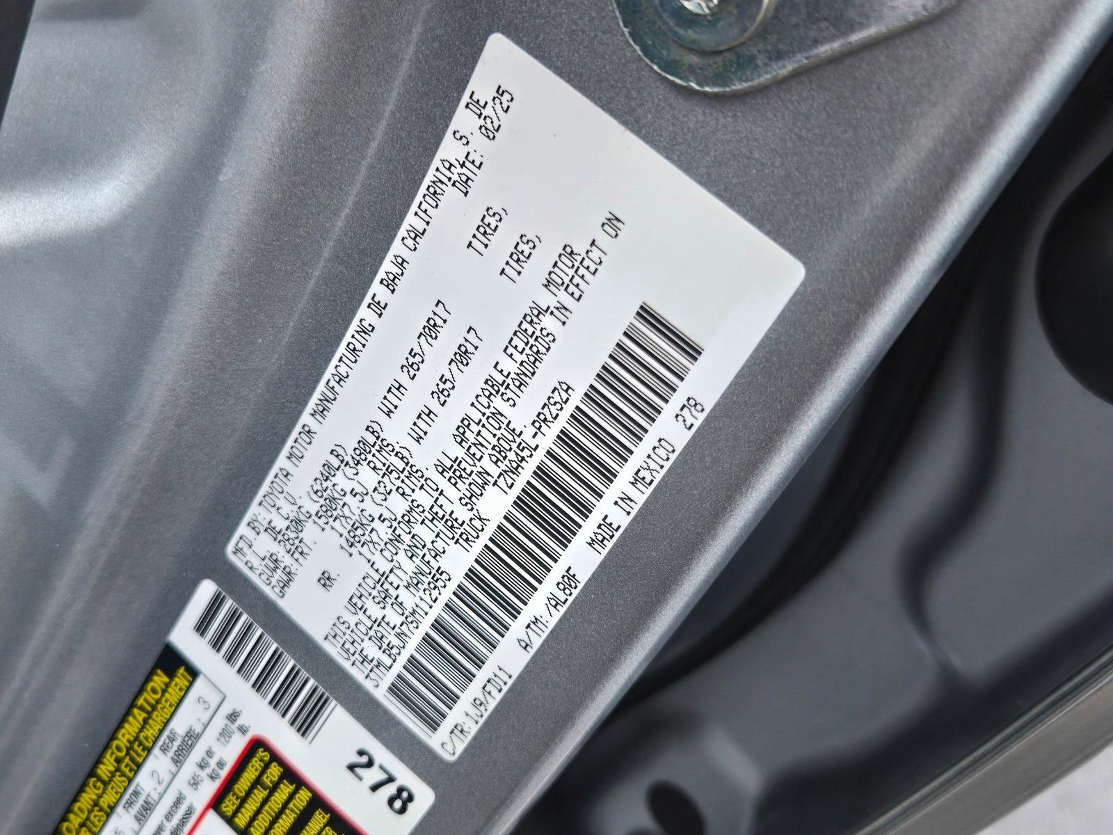 Certified 2025 Toyota Tacoma TRD Off-Road image 26