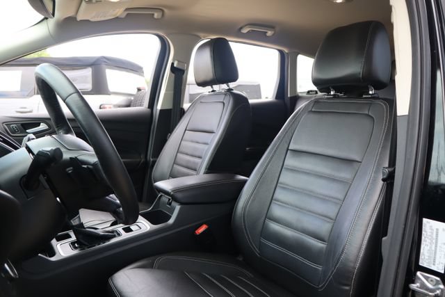 Used 2017 Ford Escape Titanium FWD image 16
