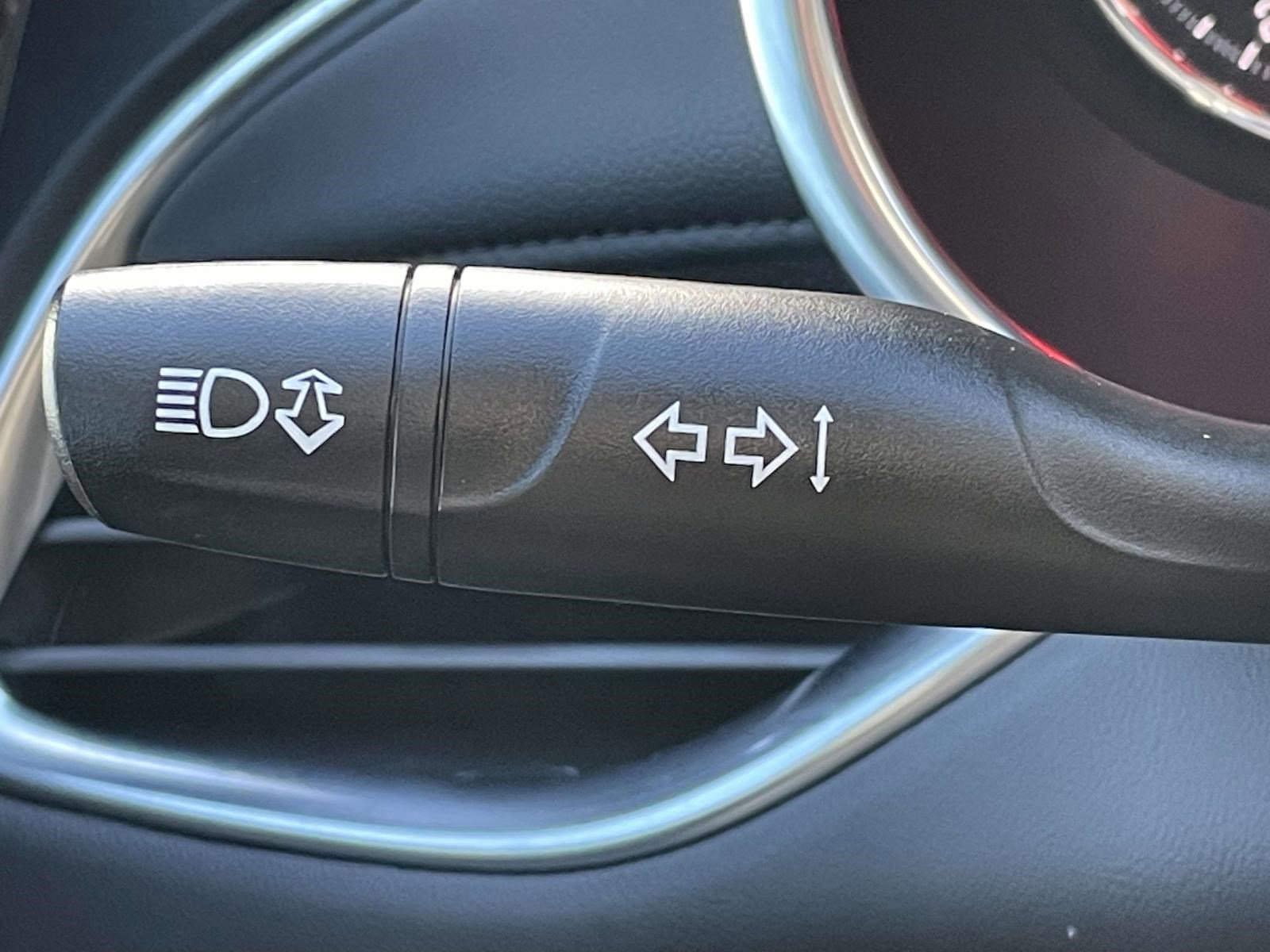 Used 2022 Chevrolet Malibu Premier image 28