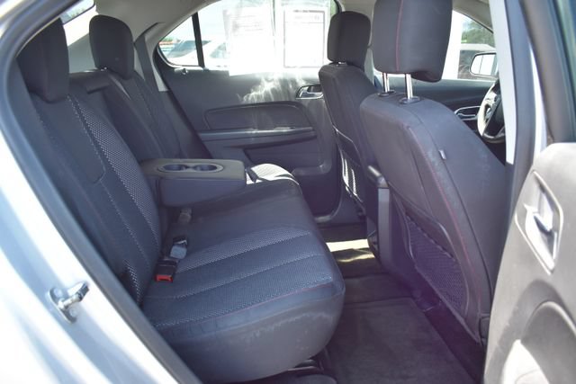 Used 2017 Chevrolet Equinox LS FWD image 36
