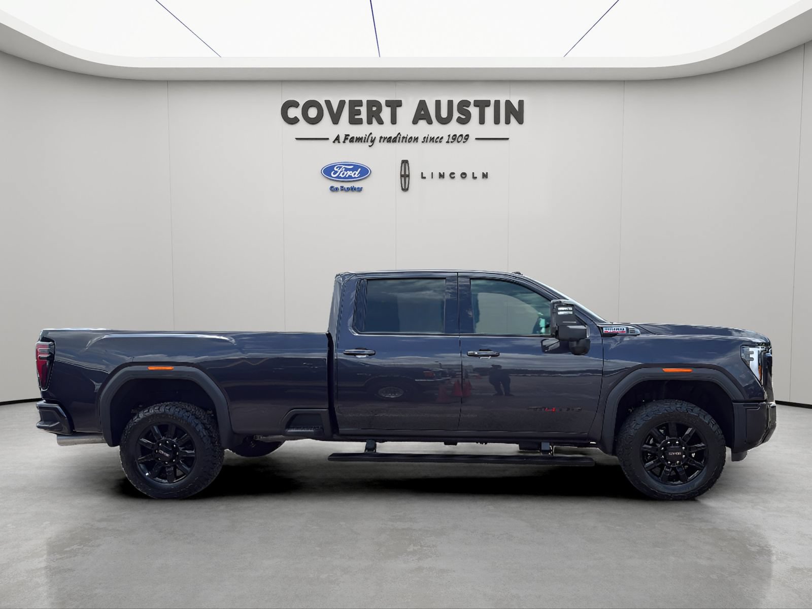 Used 2026 GMC Sierra 3500 AT4 w/ AT4 Premium Plus Package AWD/4WD image 6