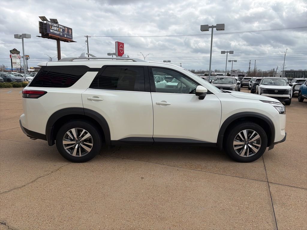Certified 2024 Nissan Pathfinder SL image 5