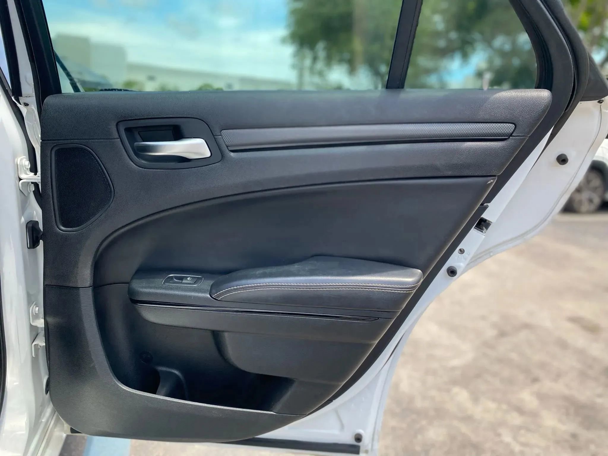Used 2014 Chrysler 300 S image 32