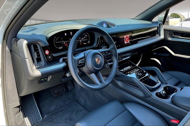 Used 2026 Porsche Cayenne image 17