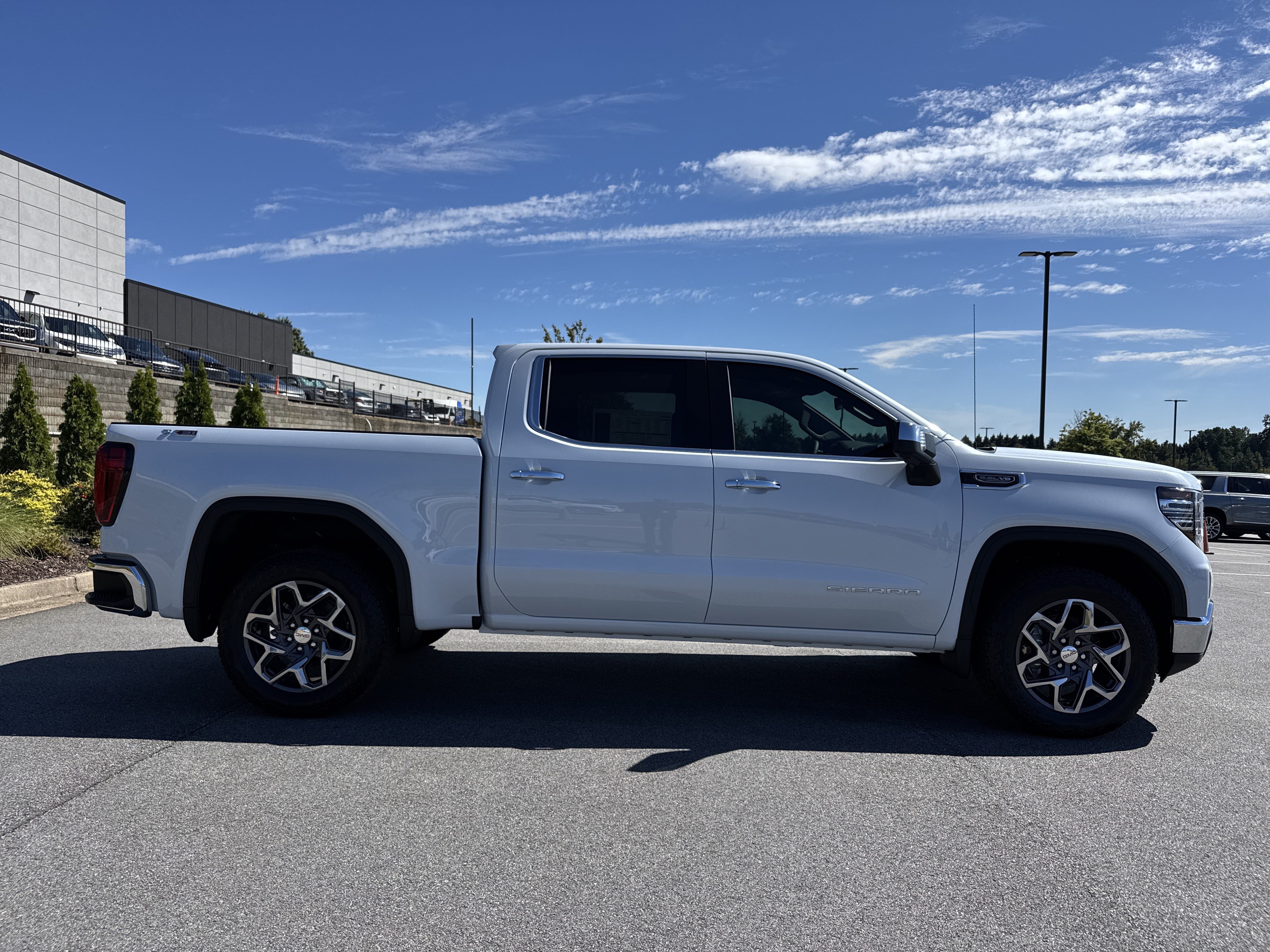 New 2026 GMC Sierra 1500 SLT AWD/4WD image 11