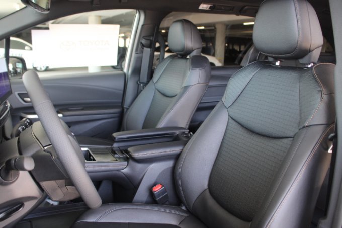 New 2026 Toyota Sienna XLE Woodland Edition AWD/4WD image 10