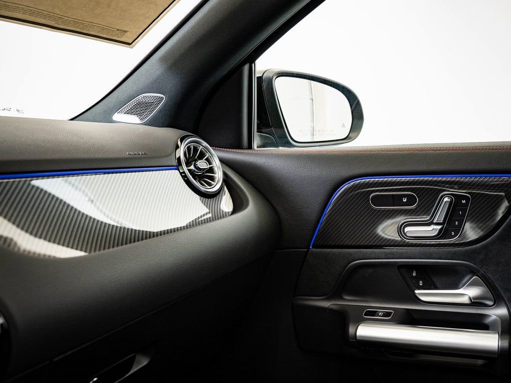 New 2026 Mercedes-Benz GLA 35 AMG 4MATIC image 37