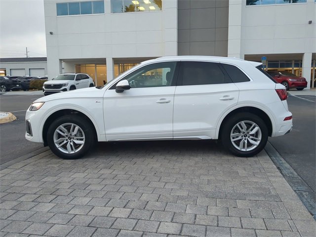 Used 2023 Audi Q5 2.0T Premium w/ Convenience Package image 6