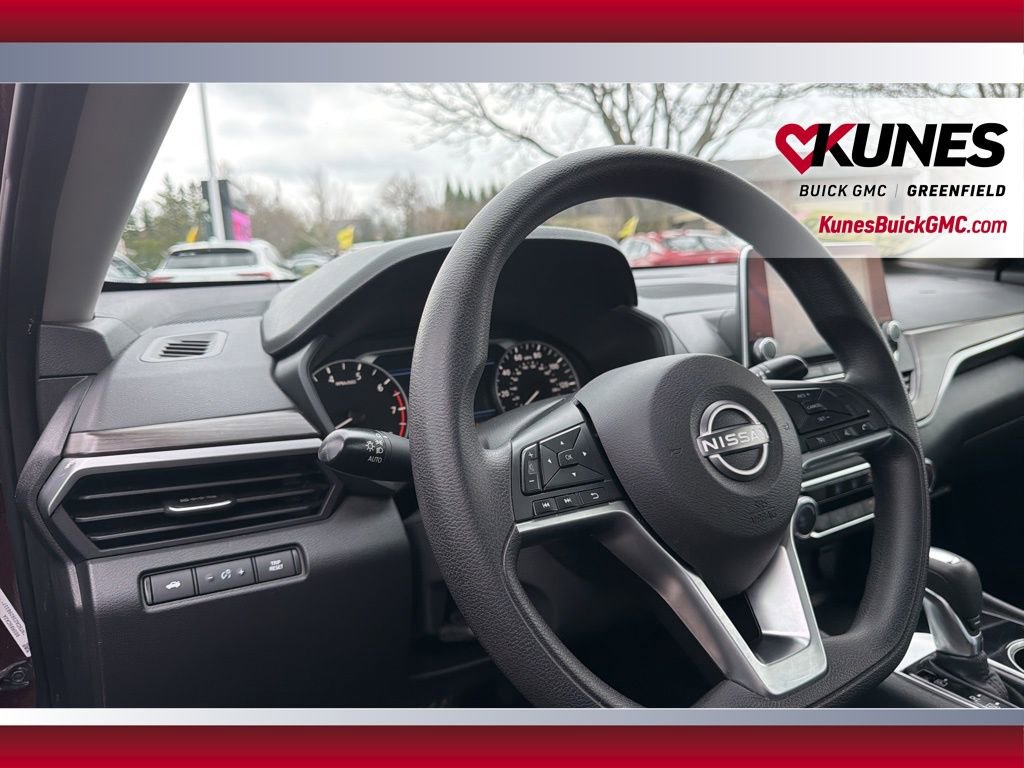 Used 2024 Nissan Altima 2.5 SV image 14