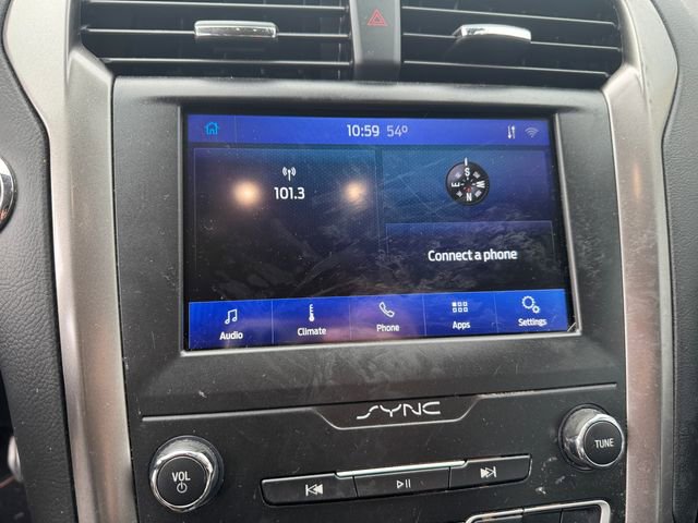 Used 2020 Ford Fusion SE image 21