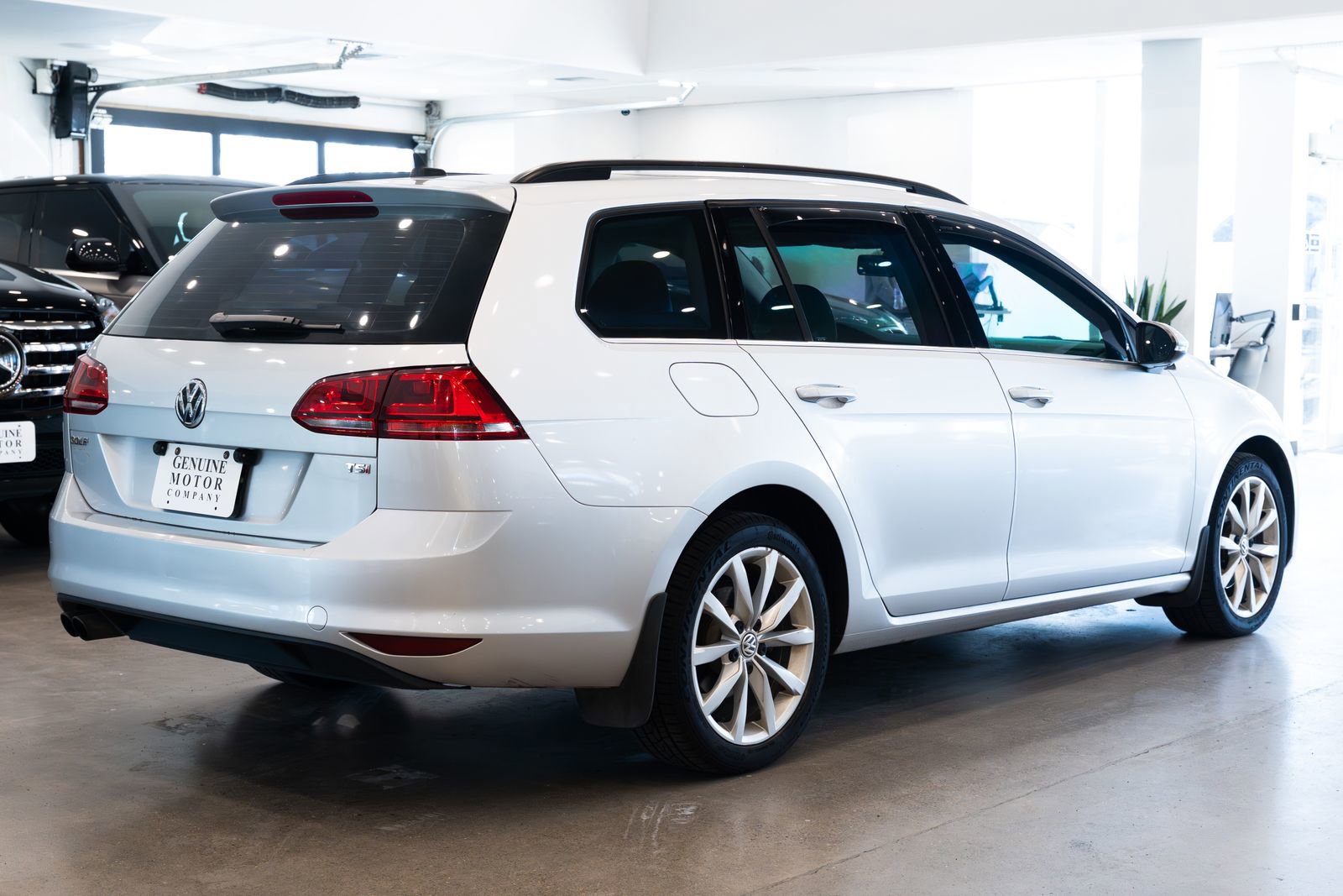 Used 2016 Volkswagen Golf SE FWD image 4