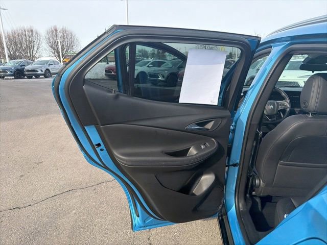 Used 2025 Buick Encore GX Sport Touring image 28