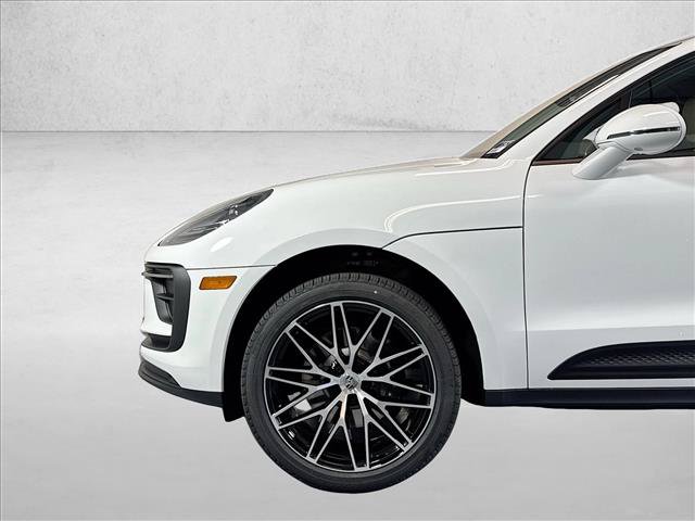 Used 2026 Porsche Macan AWD/4WD image 28
