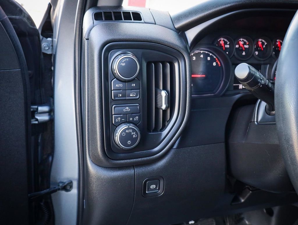 Used 2019 Chevrolet Silverado 1500 Custom w/ Custom Convenience Package AWD/4WD image 21