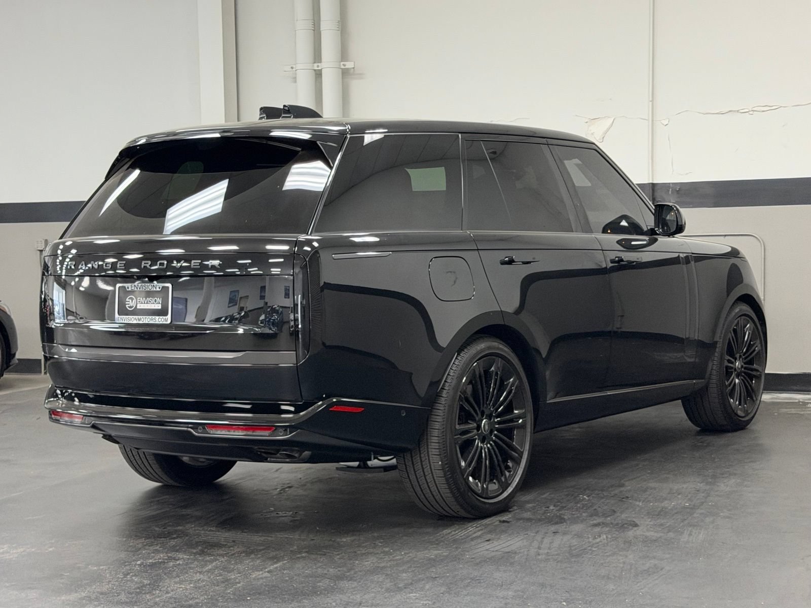 Used 2025 Land Rover Range Rover SE AWD/4WD image 14
