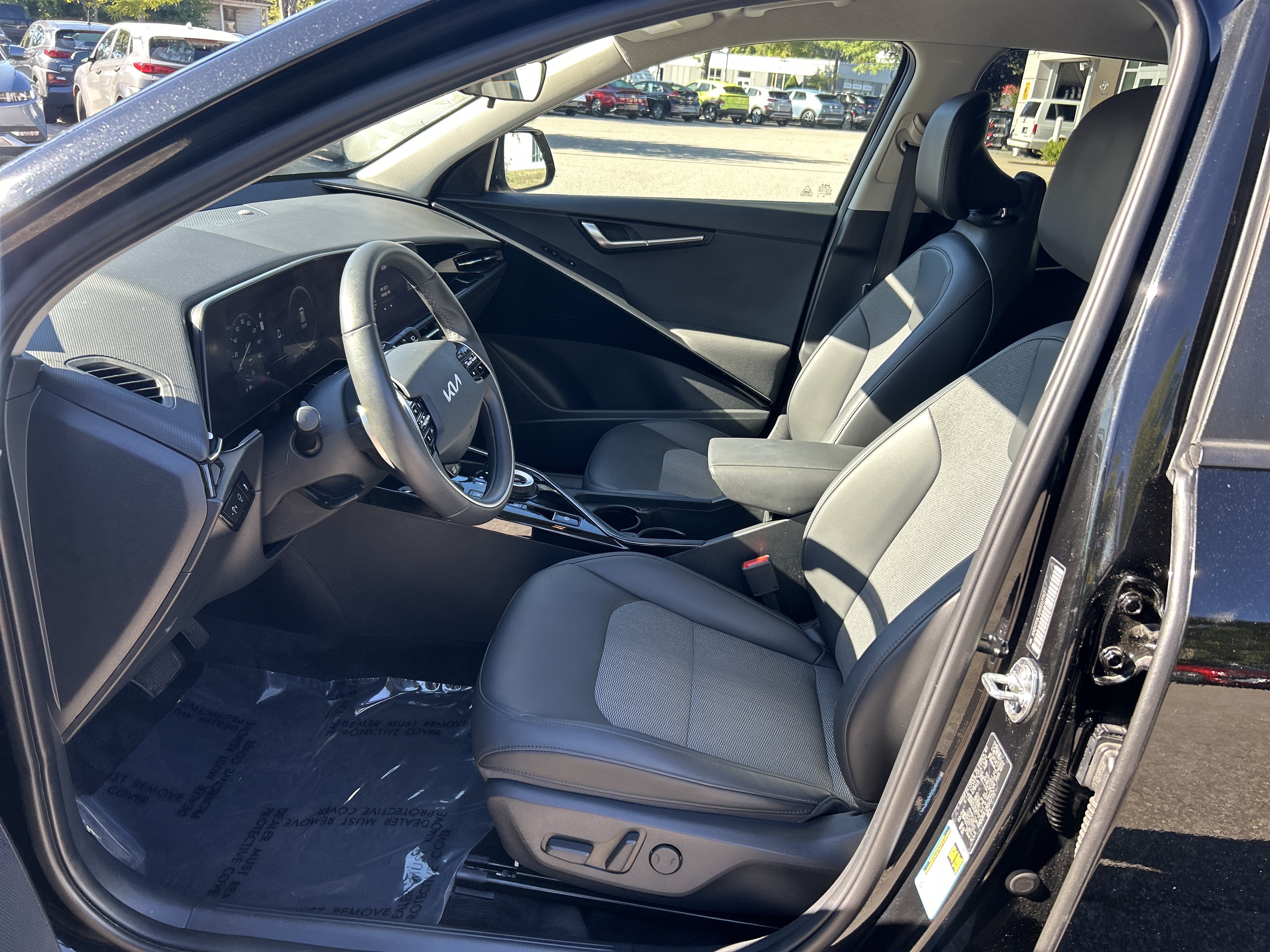 Used 2024 Kia Niro Wind FWD image 14