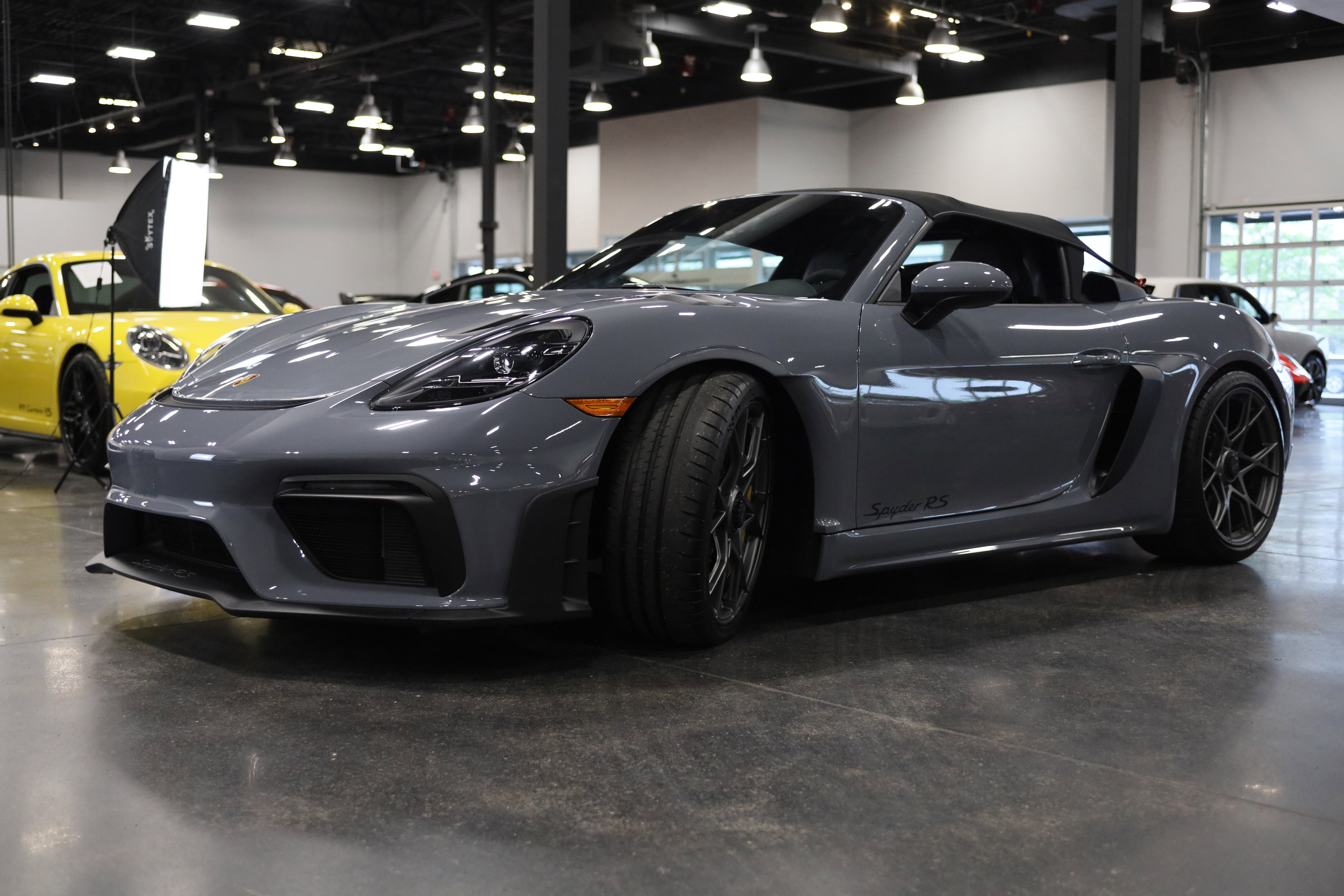 Used 2025 Porsche 718 Boxster Spyder RS w/ Chrono Package RWD image 3