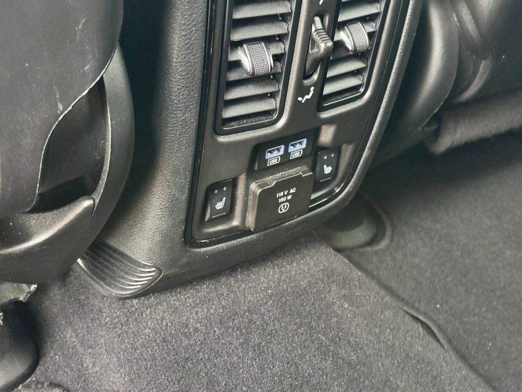 Used 2025 Dodge Durango R/T AWD/4WD image 12