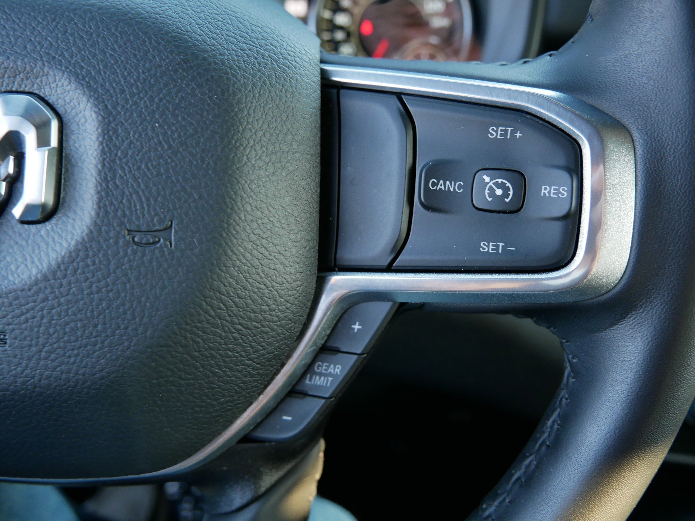 Used 2023 RAM 1500 Laramie AWD/4WD image 28