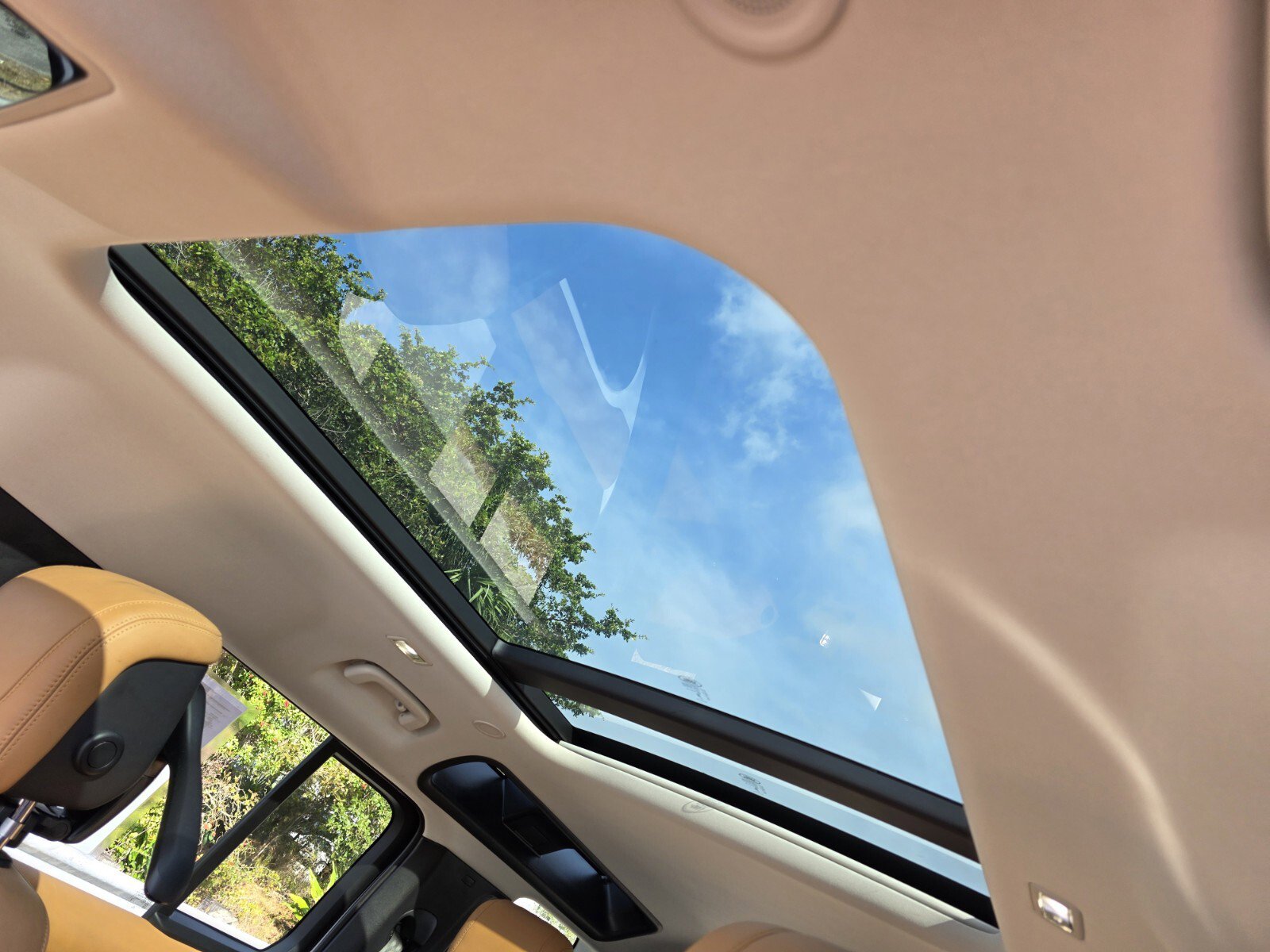 Certified 2023 Land Rover Defender 110 S image 13