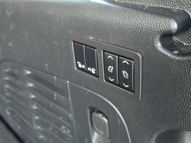 Used 2020 GMC Yukon XL SLT w/ Open Road Package image 13