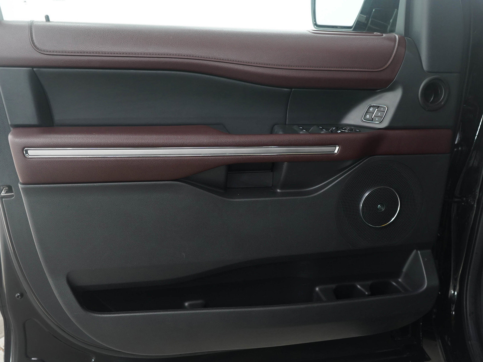 Used 2023 Ford Expedition Max Limited image 26