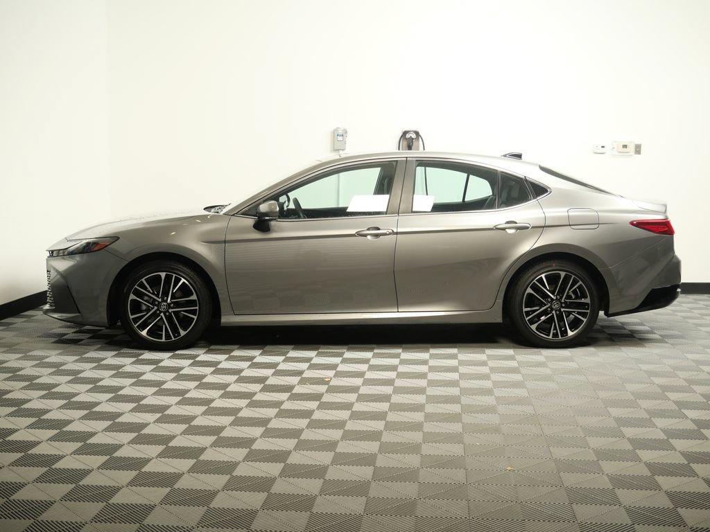 Used 2026 Toyota Camry XLE AWD/4WD image 5