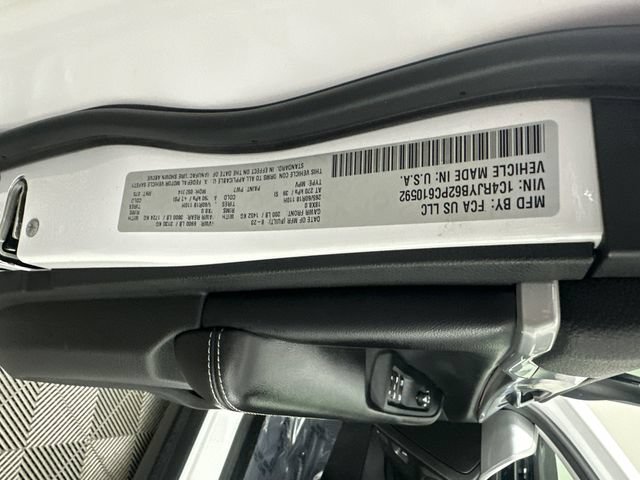 Used 2023 Jeep Grand Cherokee 4WD 4xe image 38