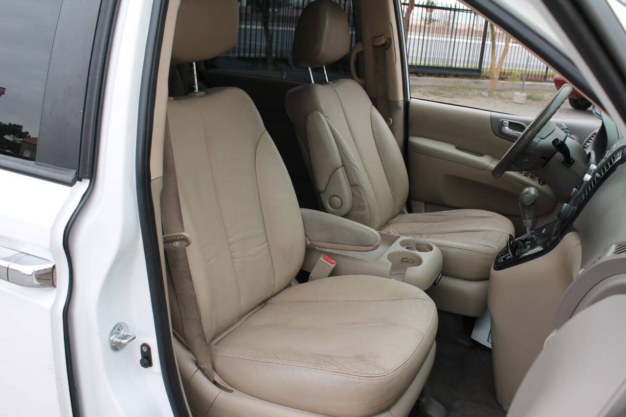 Used 2012 Kia Sedona EX w/ Luxury Pkg FWD image 27