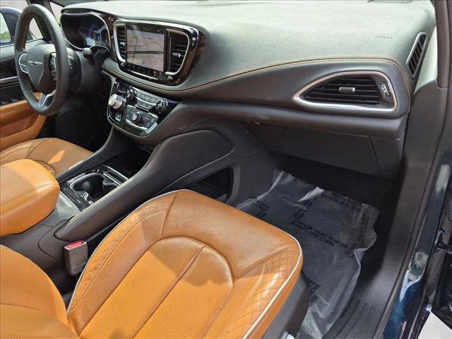 Used 2023 Chrysler Pacifica Pinnacle AWD/4WD image 24