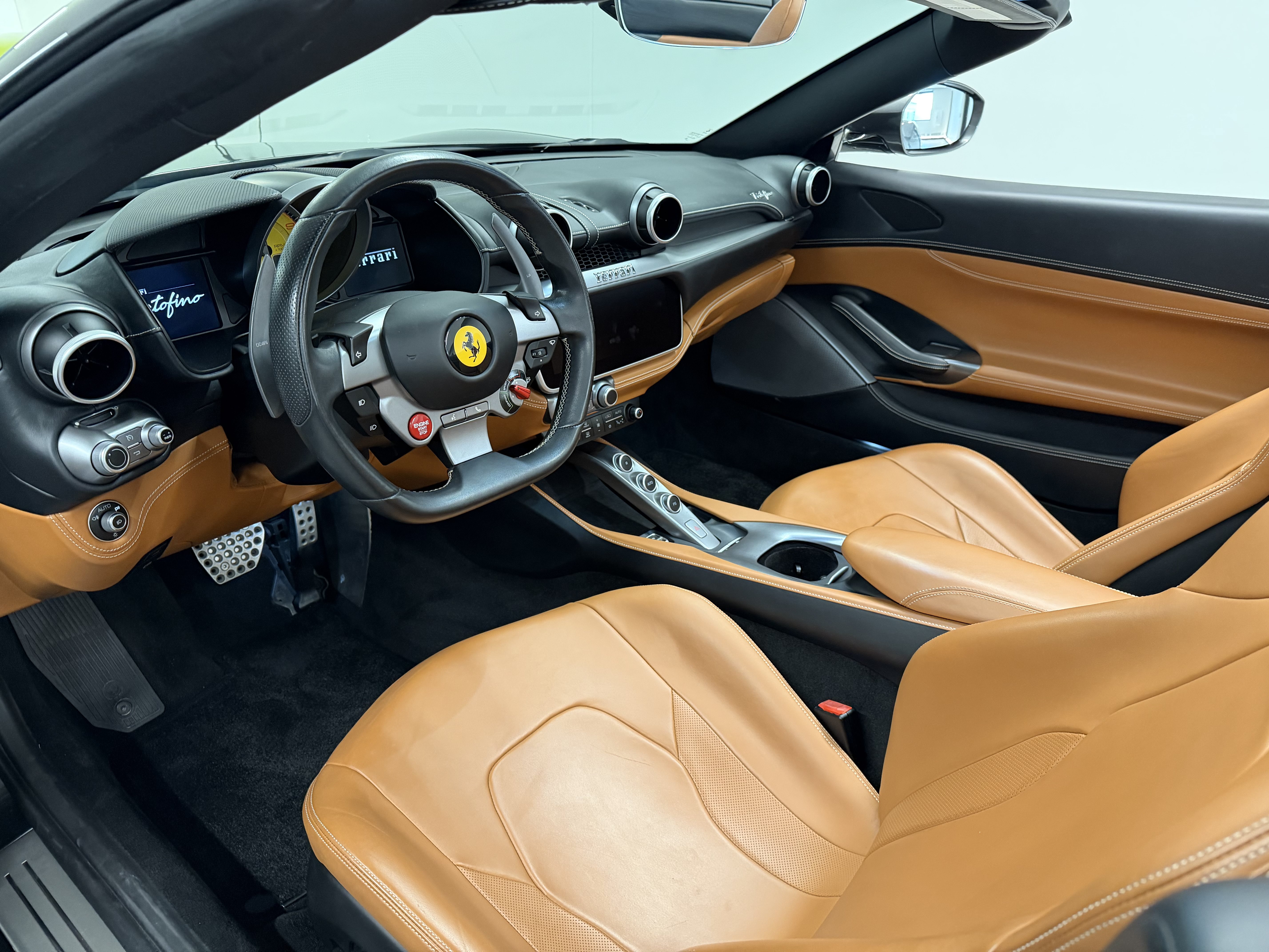 Used 2019 Ferrari Portofino RWD image 11
